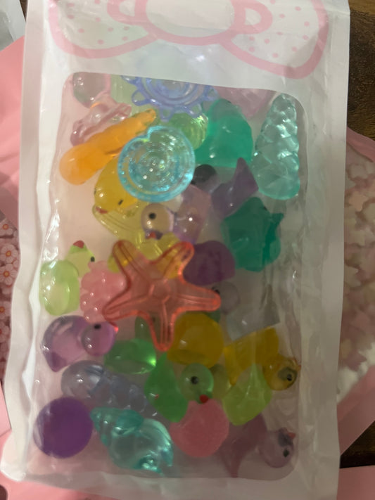 Lid charms